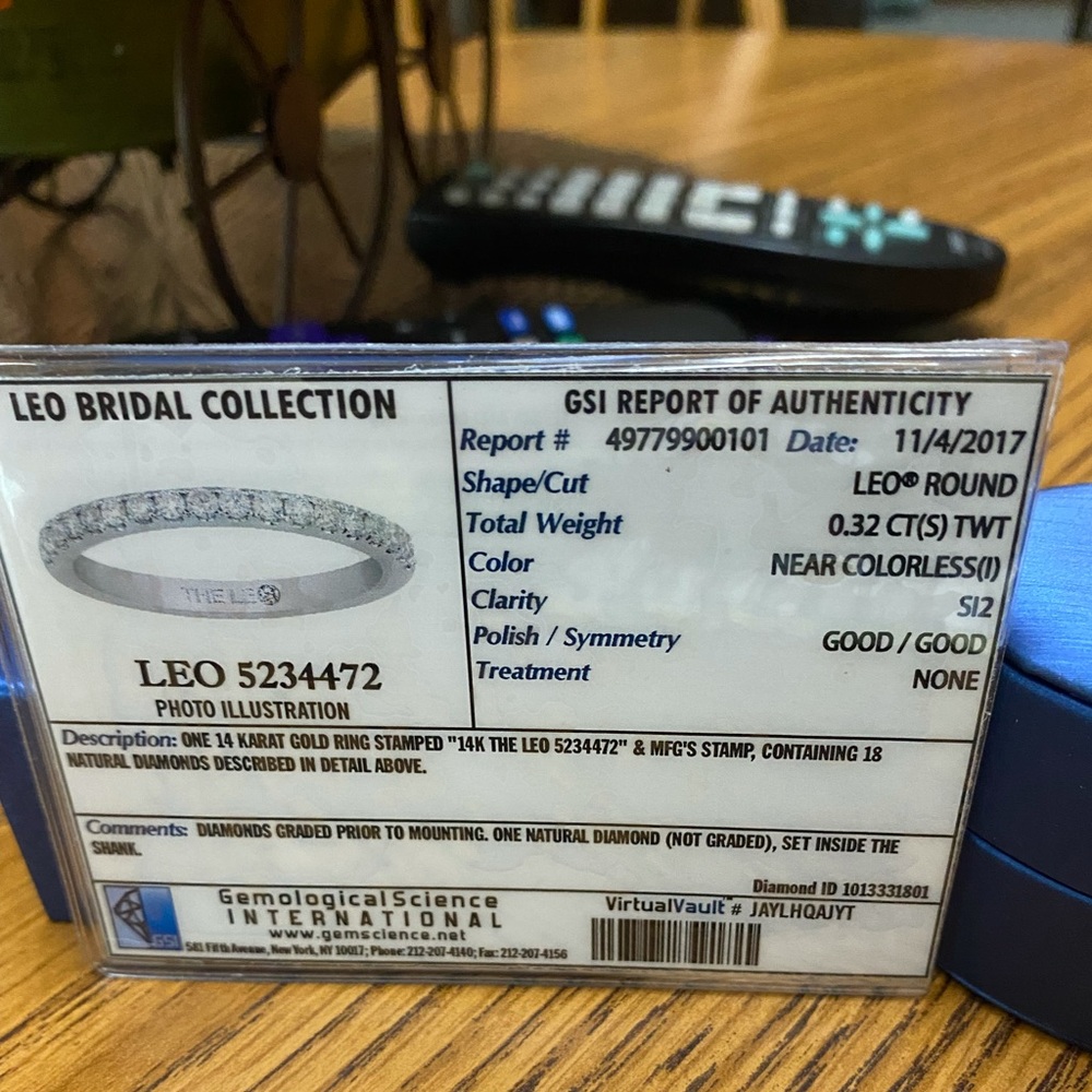 Leo Diamond Ring